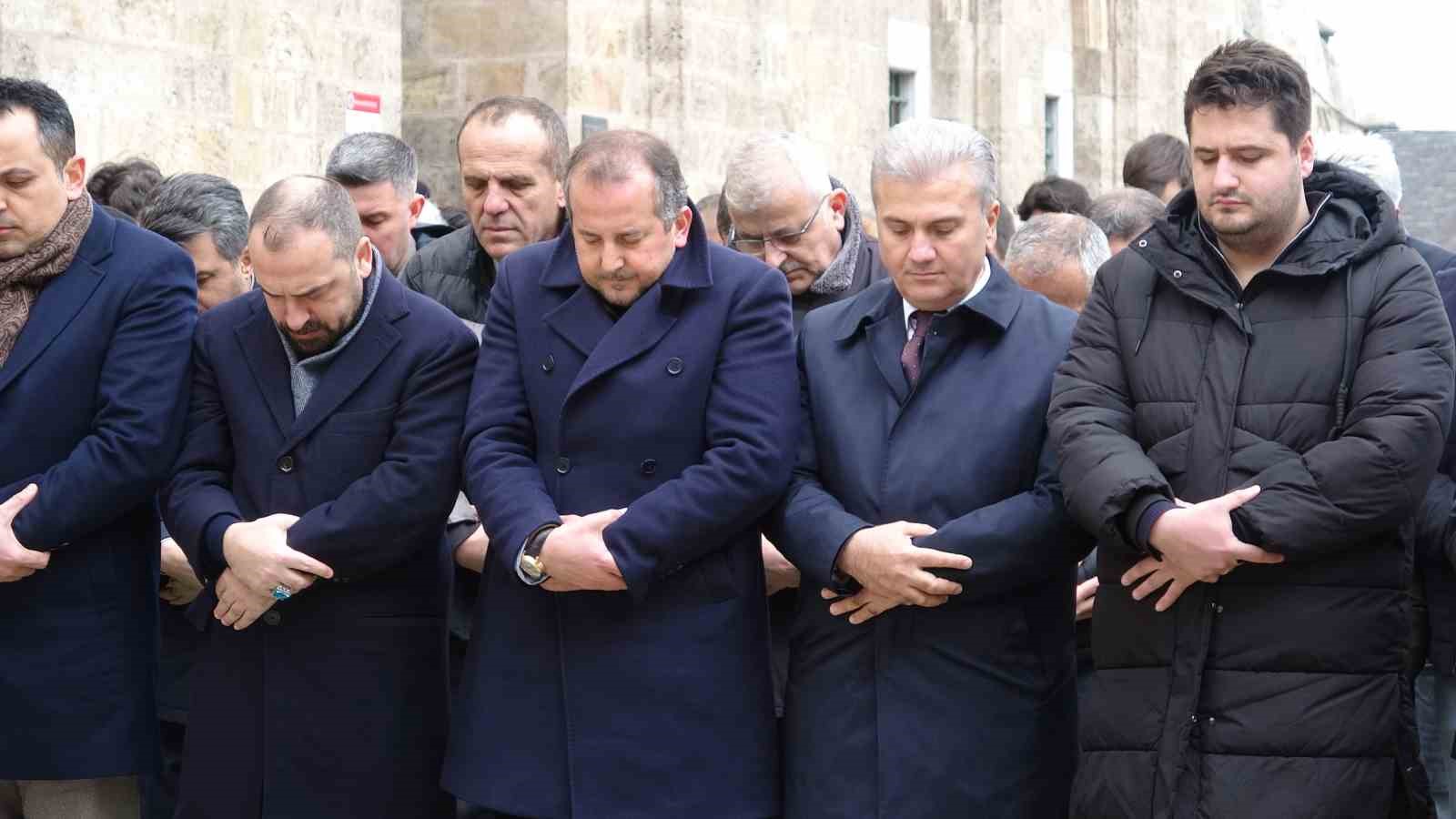 ozen ailesinin aci gunu 8 UdzqJ6Ls