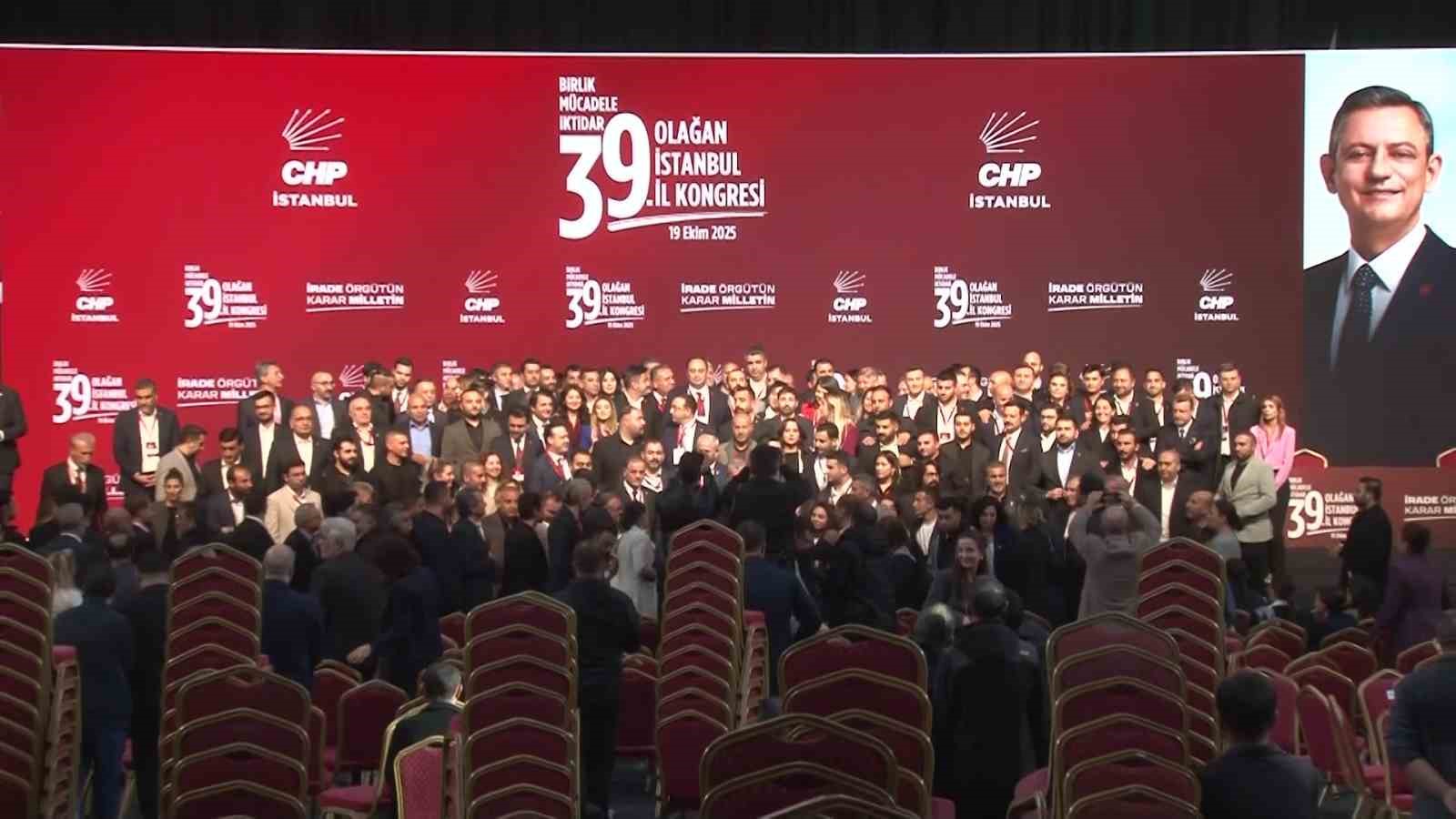 ozgur celik oy coklugu ile tekrar chp istanbul il baskani secildi 2 TF6LeQ9G