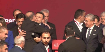 ozgur-celik-oy-coklugu-ile-yeniden-chp-istanbul-il-baskani-secildi-5z14ORlT.jpg