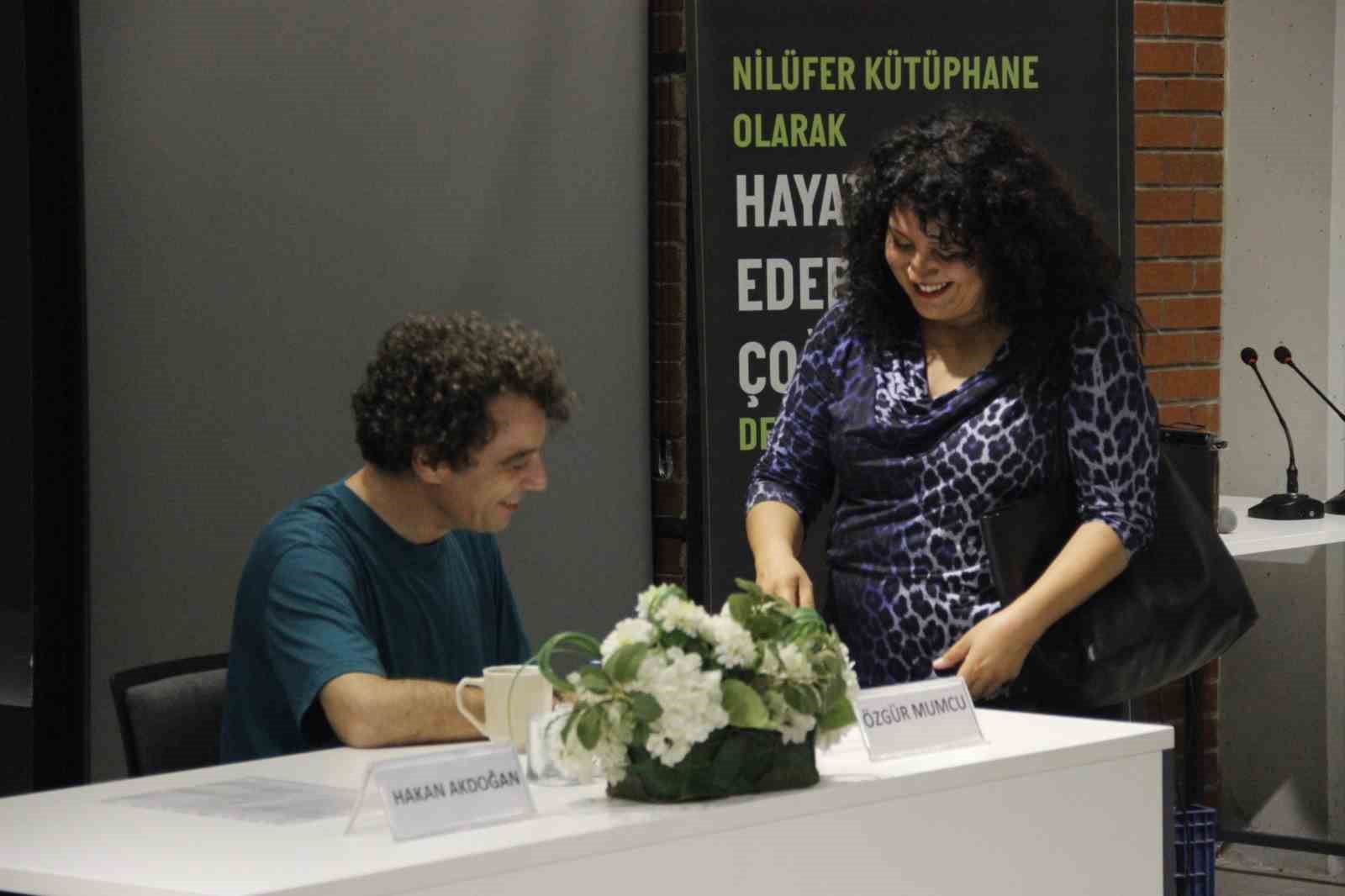 ozgur mumcu niluferde okurlariyla bulustu 4 QVZCOwwN