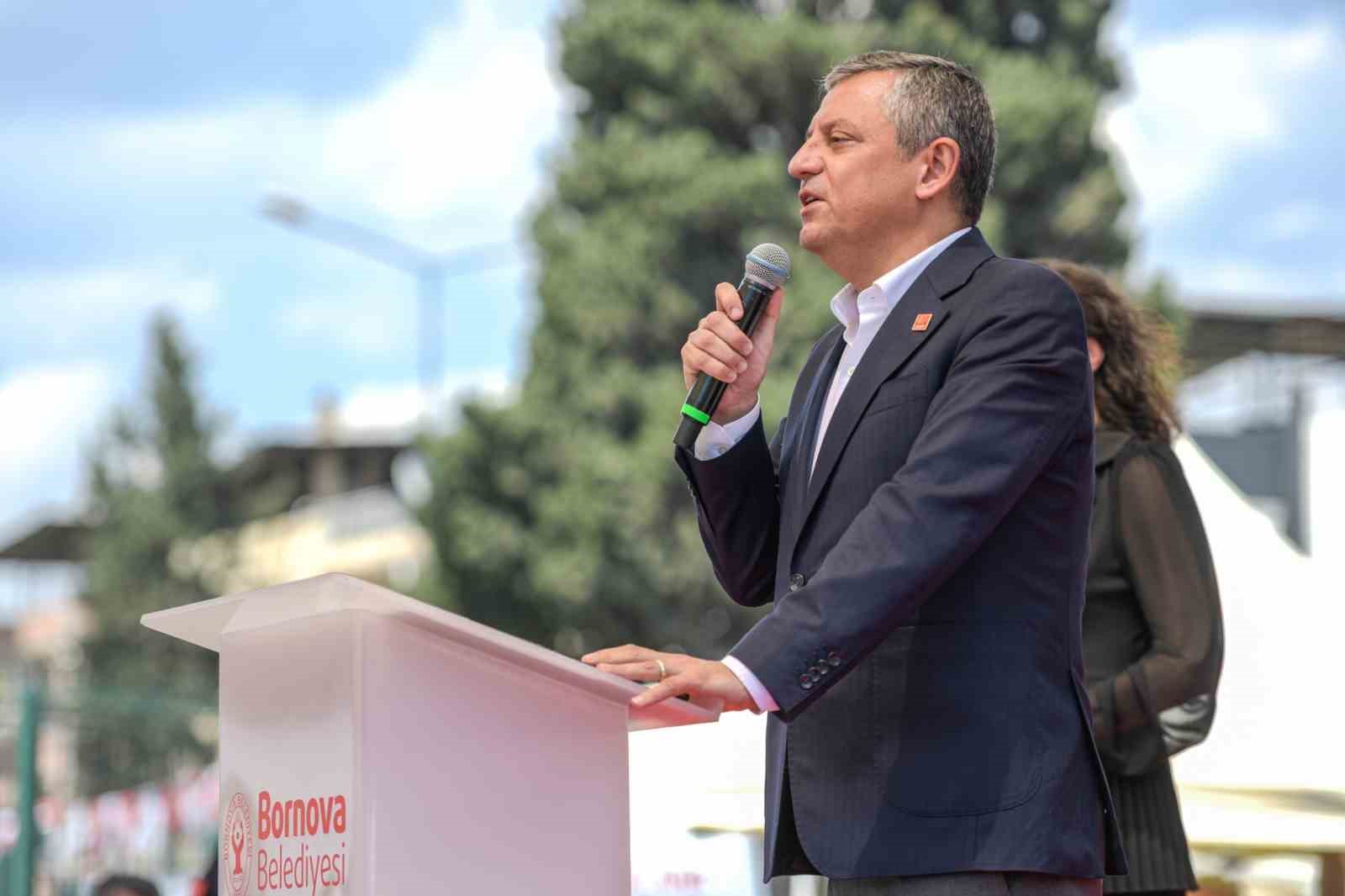 ozgur ozel bornovada toplu acilis torenlerine katildi 4 Ua4HUO8E