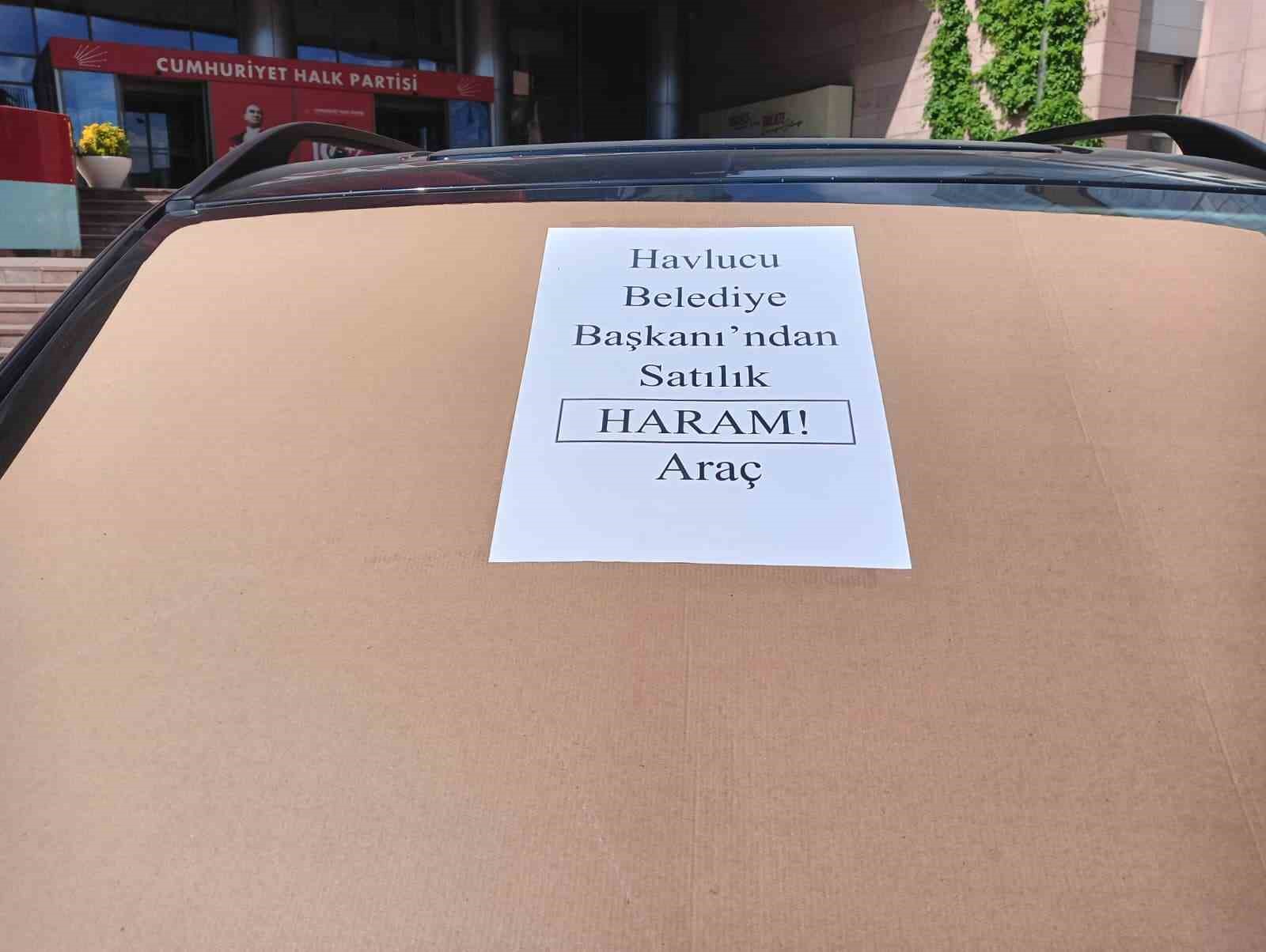 ozgur ozel doneminde chpye tahsis edildigi iddia edilen iki arac haram parayla alinmistir yazisiyla dBNMCiNI