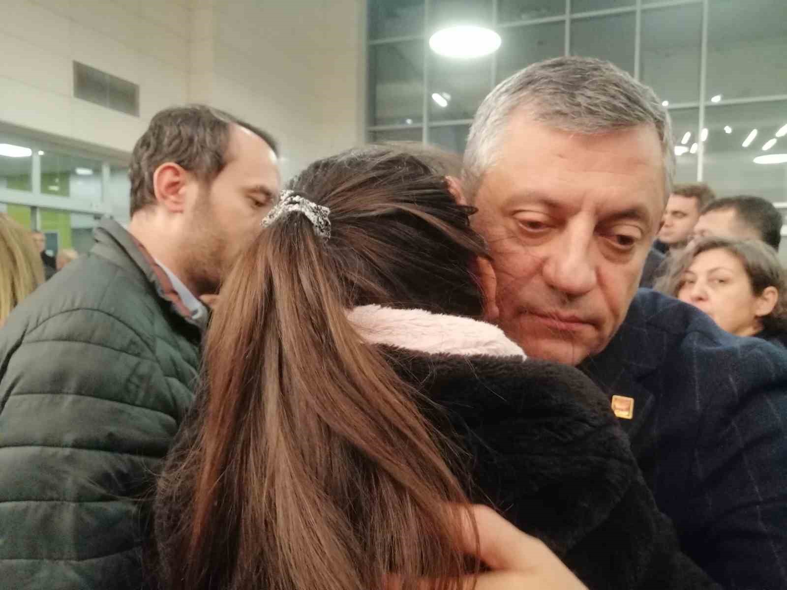 ozgur ozel duygularina hakim olamadi 1 ubcvGHzC
