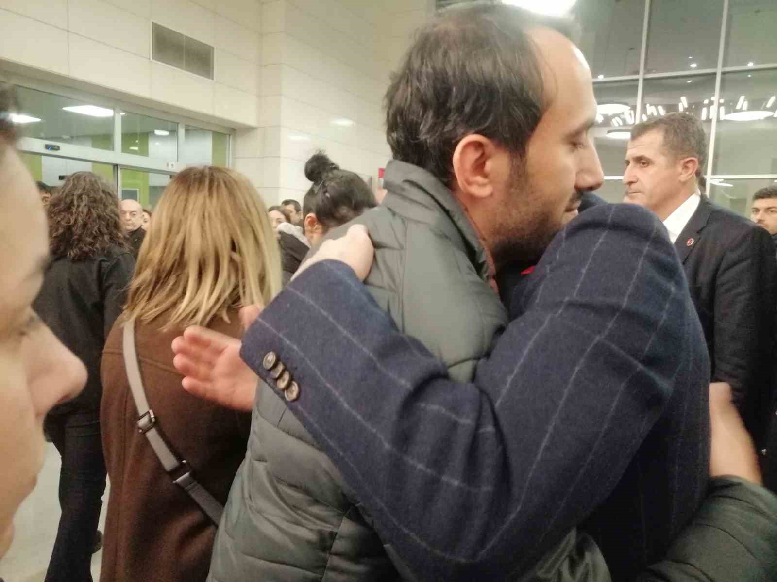ozgur ozel duygularina hakim olamadi 2 Kc5StTEY