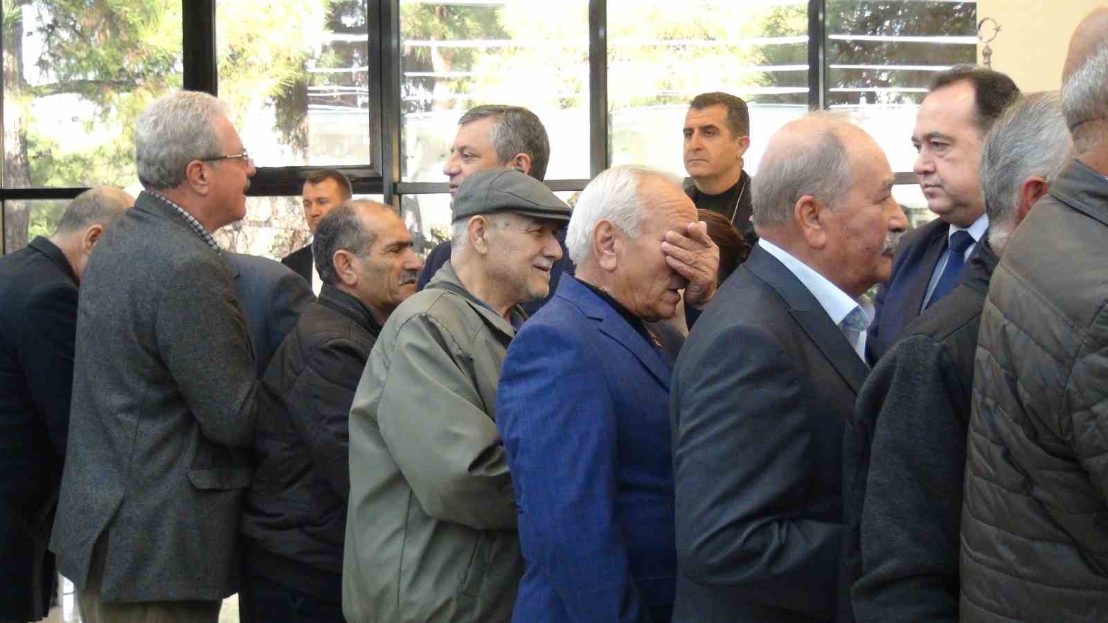 ozgur ozel gulsah durbayin 3 gun taziyesine katildi 4