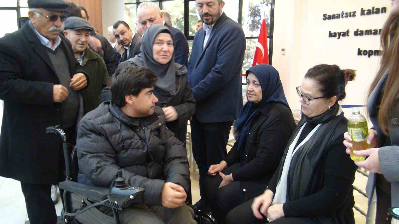 ozgur ozel gulsah durbayin 3 gun taziyesine katildi 6 DeasUaOL