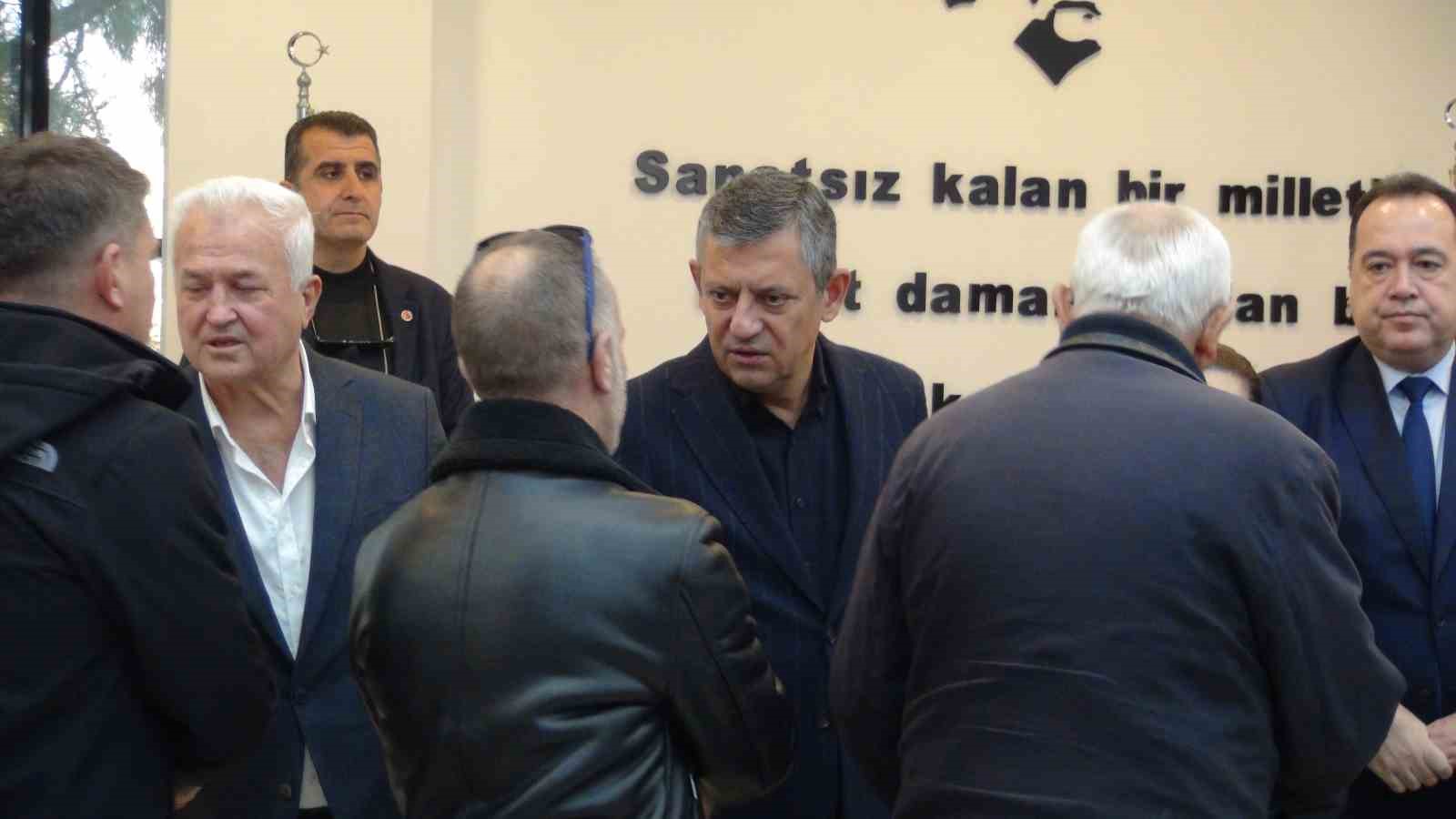 ozgur ozel gulsah durbayin 3 gun taziyesine katildi 9 6ZAbuzig