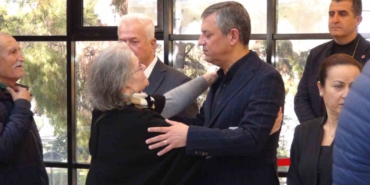 ozgur-ozel-gulsah-durbayin-3-gun-taziyesine-katildi-R9vI2QZd.jpg