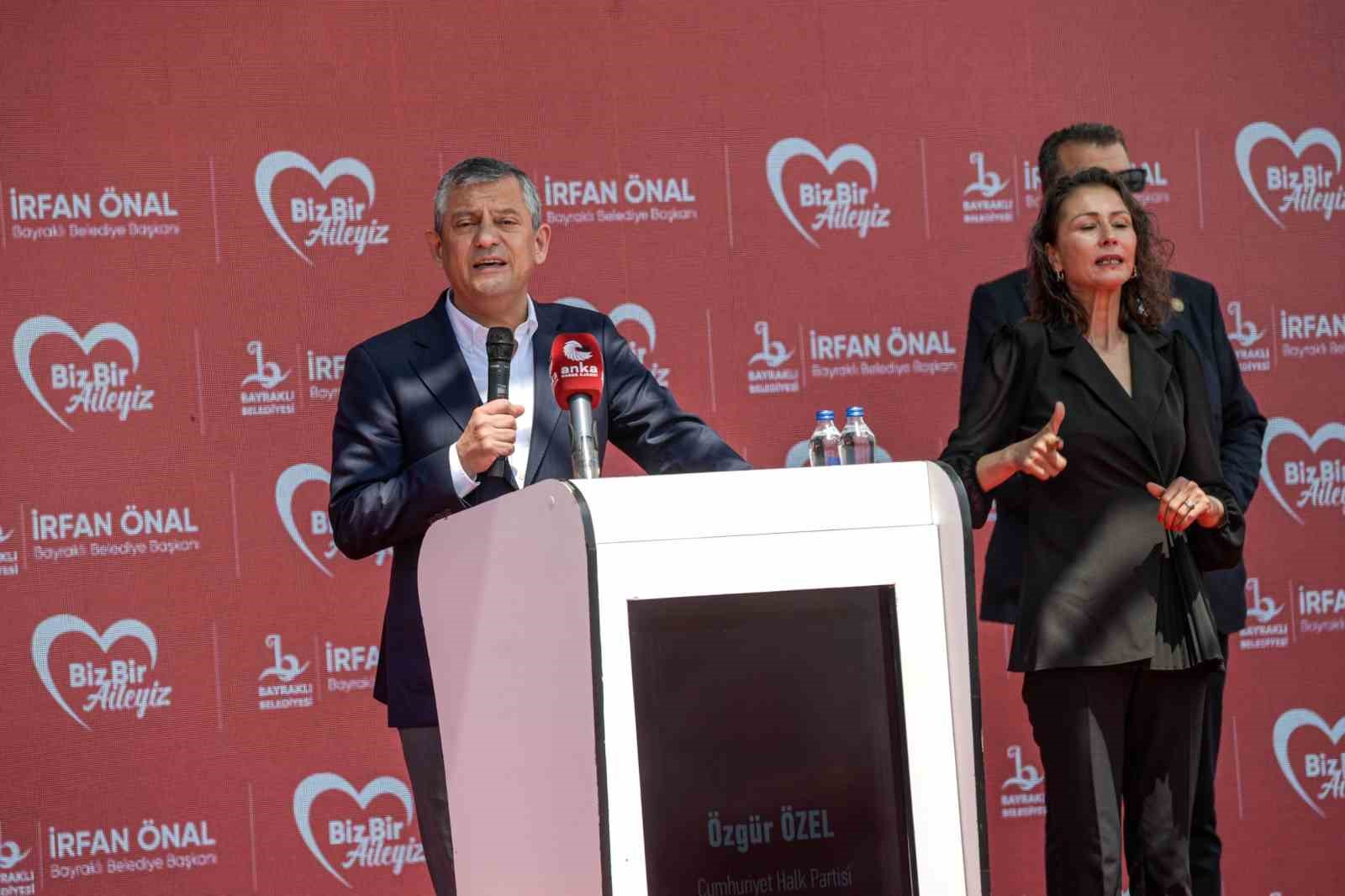 ozgur ozel izmirde ferdi zeyrek spor kompleksinin acilisina katildi 2 KbDTKkNf