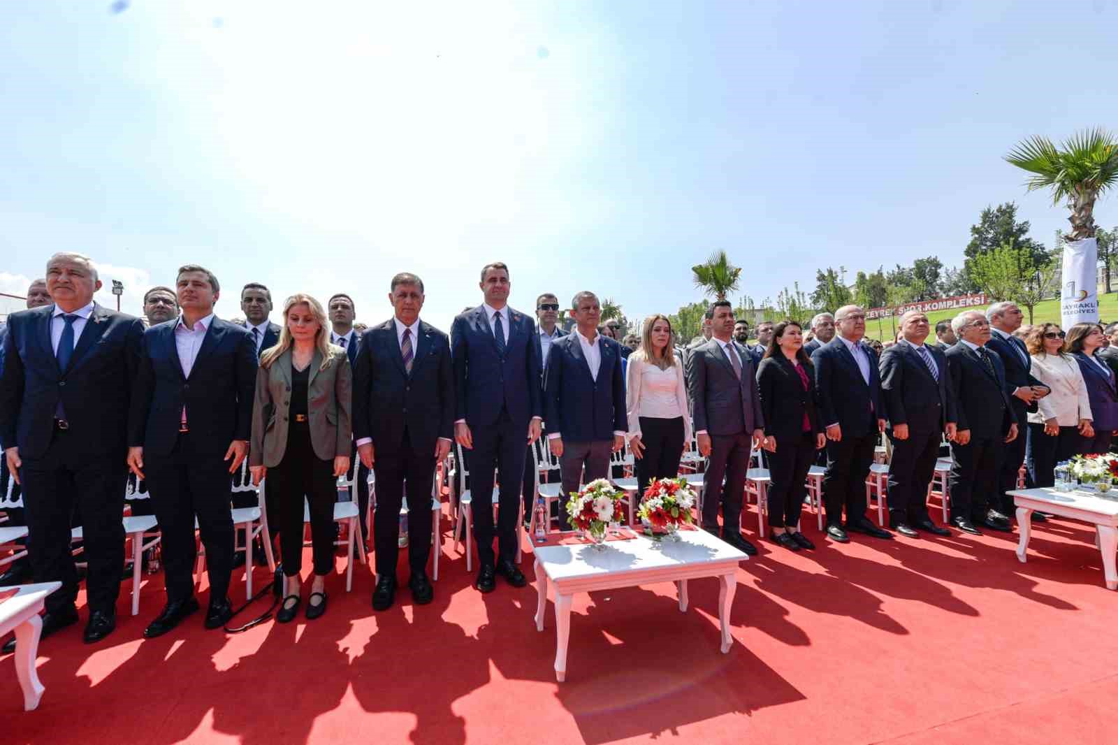 ozgur ozel izmirde ferdi zeyrek spor kompleksinin acilisina katildi 4 RXVdf9ND