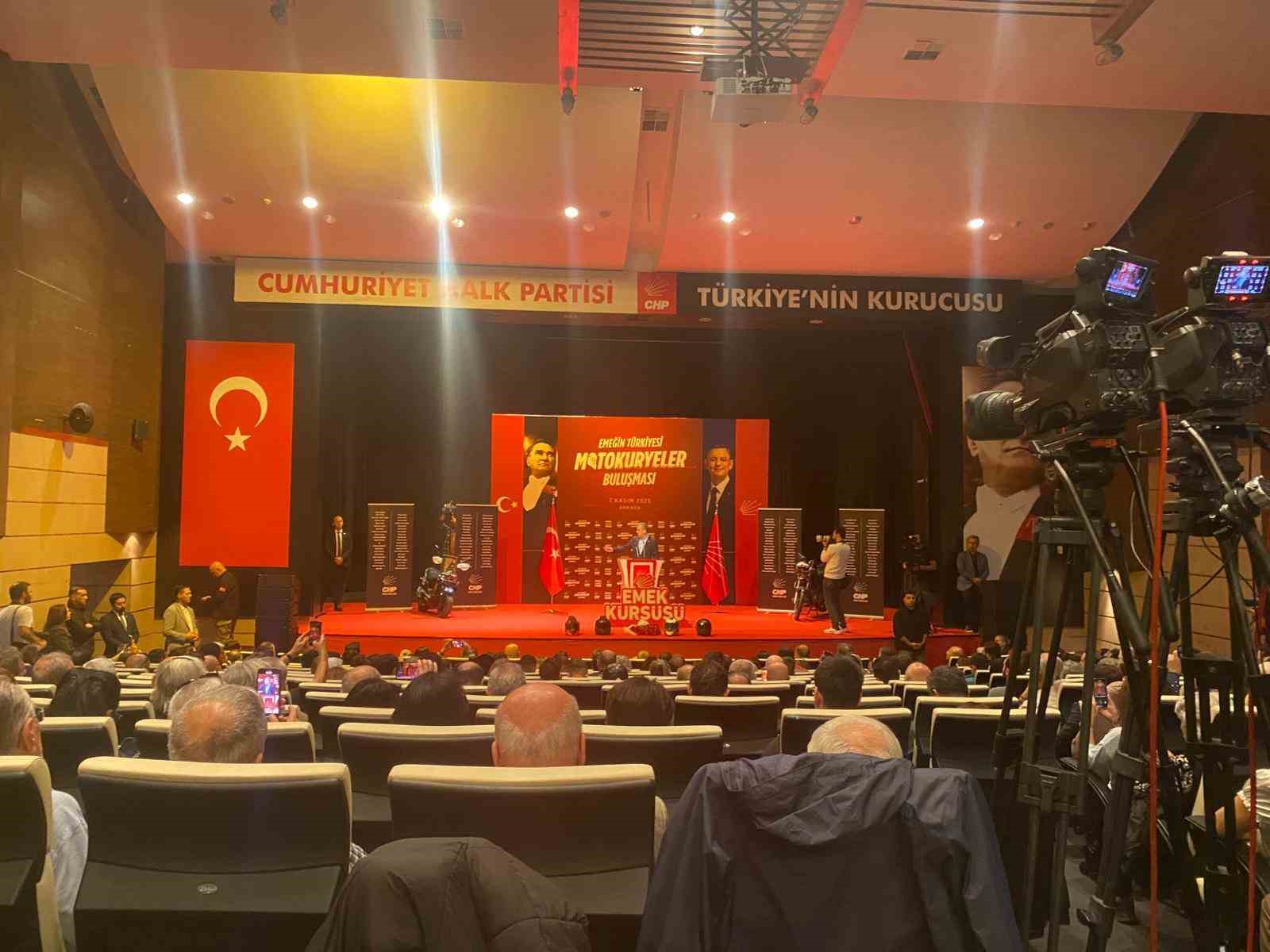 Özgür Özel: "Motokuryelere karşı anlayışlı olmak lazım, empati kurmak lazım" 6 ozgur ozel motokuryelere karsi anlayisli olmak lazim empati kurmak lazim 2 wmHJAqpA
