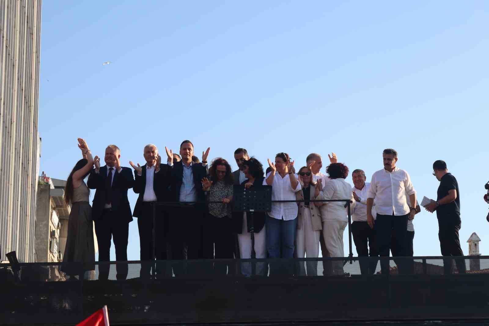 ozgur ozel onumuzden cekilmezseniz ne kara duzene ne yargi kollarina ne de partiye atadigi lGBX6PZX