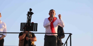 ozgur-ozel-onumuzden-cekilmezseniz-ne-kara-duzene-ne-yargi-kollarina-ne-de-partiye-atadigi-uh2uvrXW.jpg