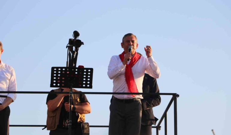 ozgur-ozel-onumuzden-cekilmezseniz-ne-kara-duzene-ne-yargi-kollarina-ne-de-partiye-atadigi-uh2uvrXW.jpg