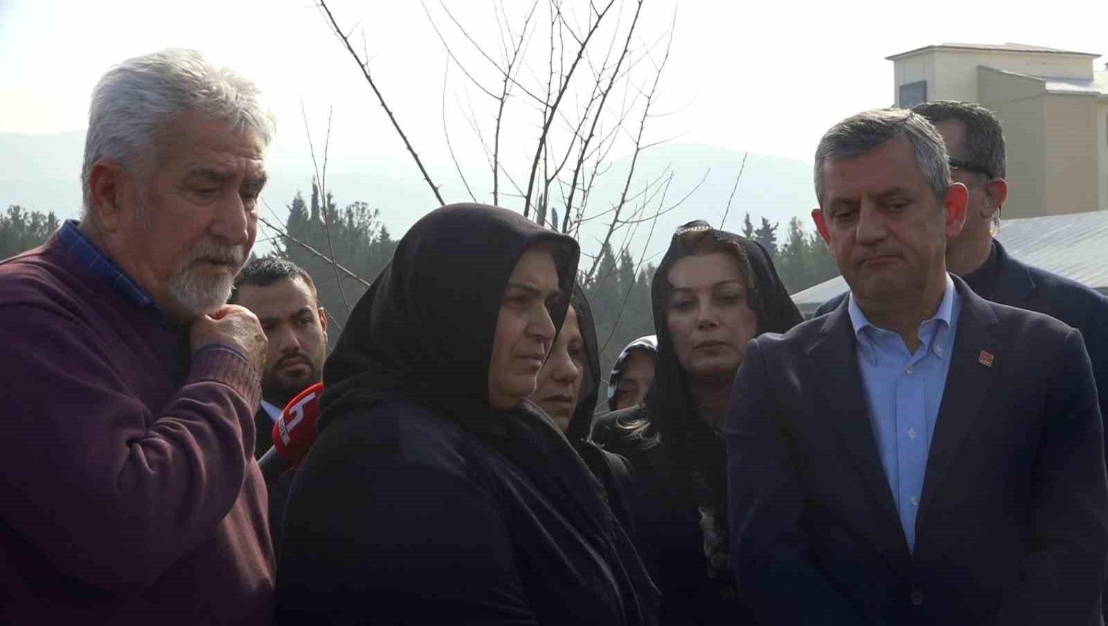 ozgur ozel osmaniyede depremzedelerle bir araya geldi 1 aeTnF2Ye