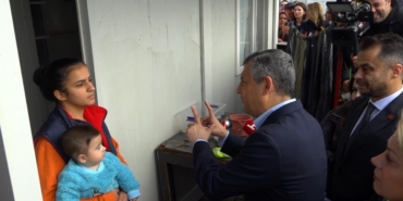 ozgur-ozel-osmaniyede-depremzedelerle-bir-araya-geldi-sSZEpn24.jpg
