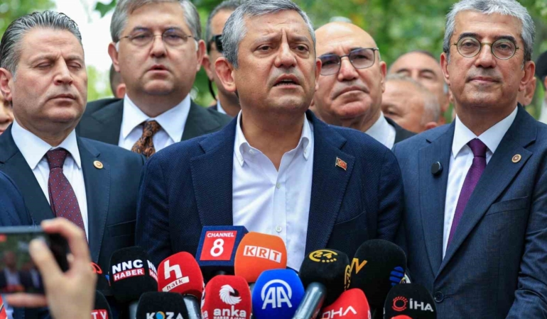 ozgur-ozel-yeni-parti-ilk-kez-ve-son-kez-ana-muhalefet-partisi-olarak-butce-SmLBti8W.jpg