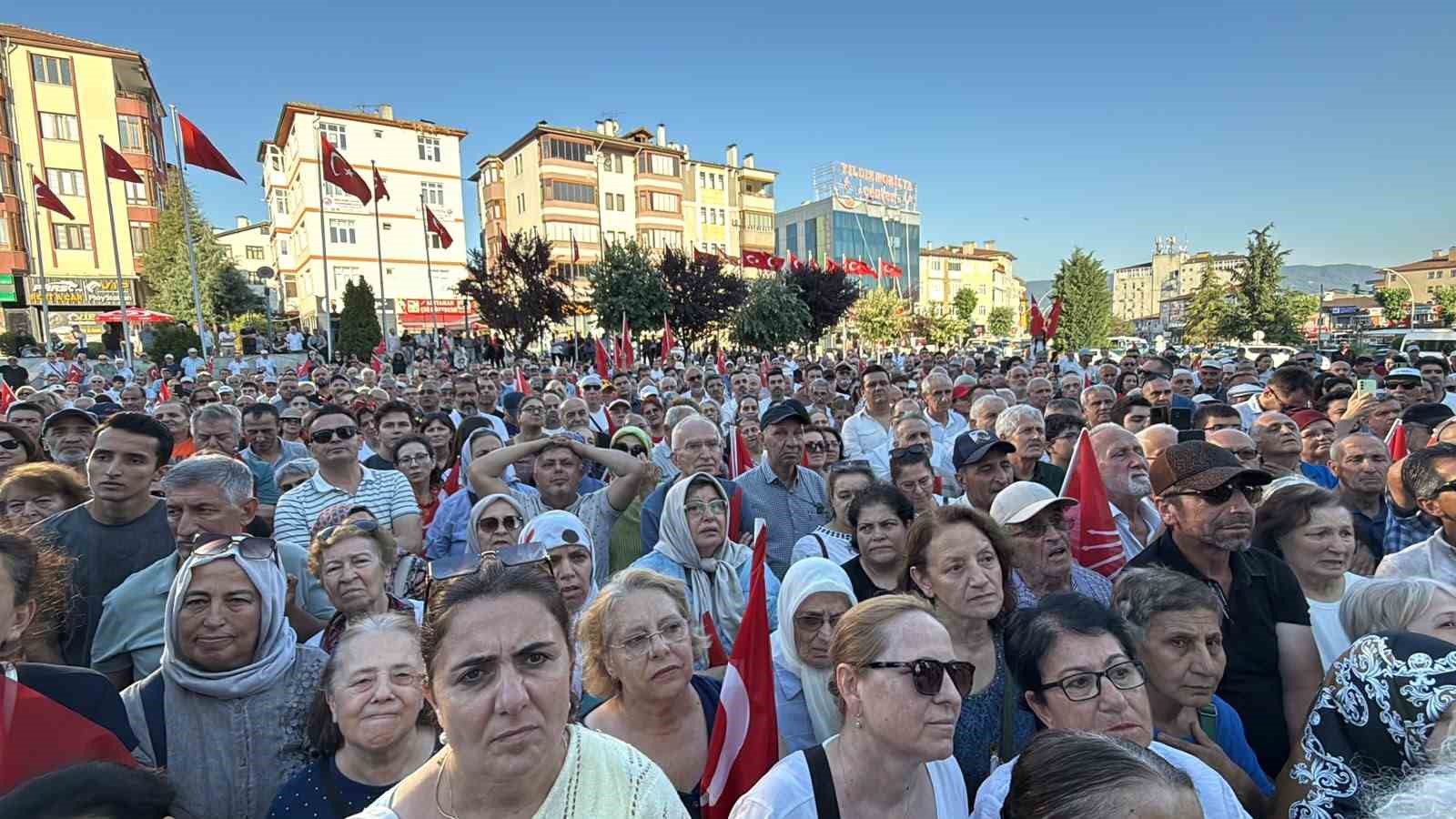 ozgur ozelden dini degerleri asagilayan deniz goktasa destek 3 1BlZWwkL