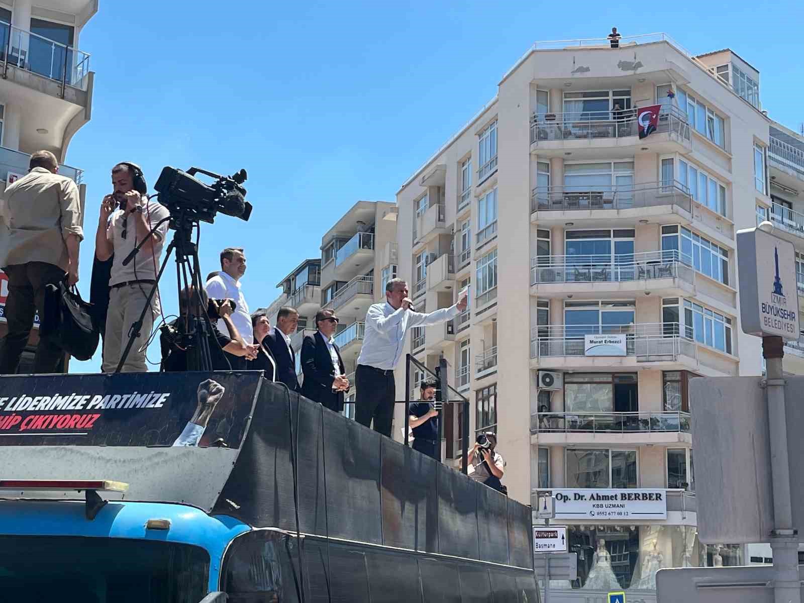 ozgur ozelden kilicdarogluna cagri baskasi kazanirsa elini opecegim 1 KzaAIJNK