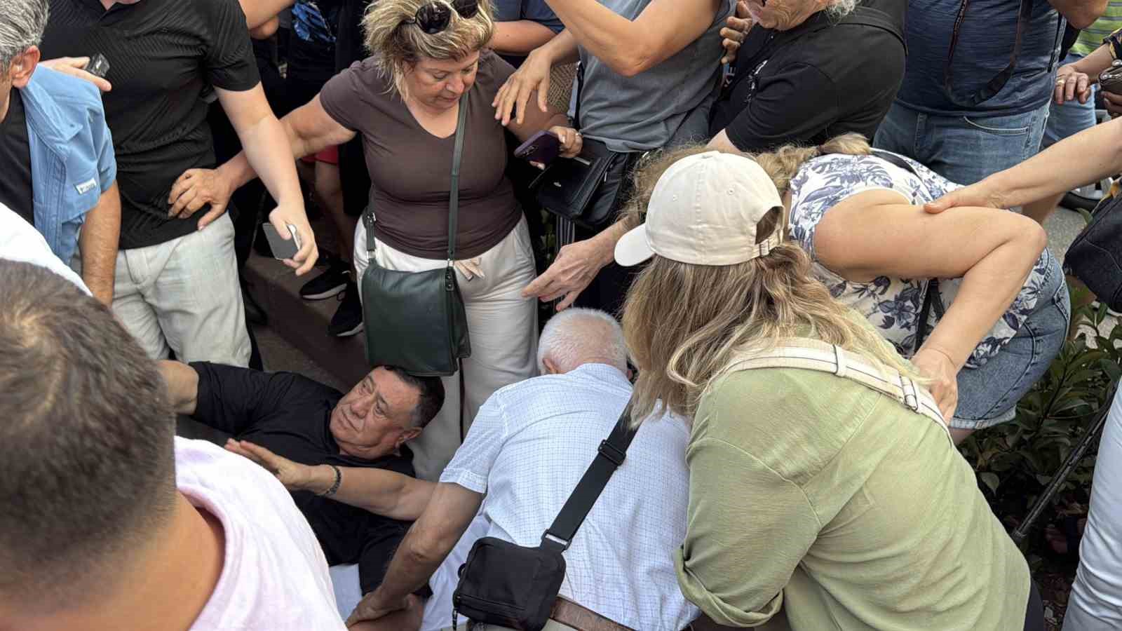 Özgür Özel’den yeni parti sinyali: "Sizi hiç üzmeden yeni bir yol açacağız" 5 ozgur ozelden yeni parti sinyali sizi hic uzmeden yeni bir yol acacagiz 1 BScADHRW