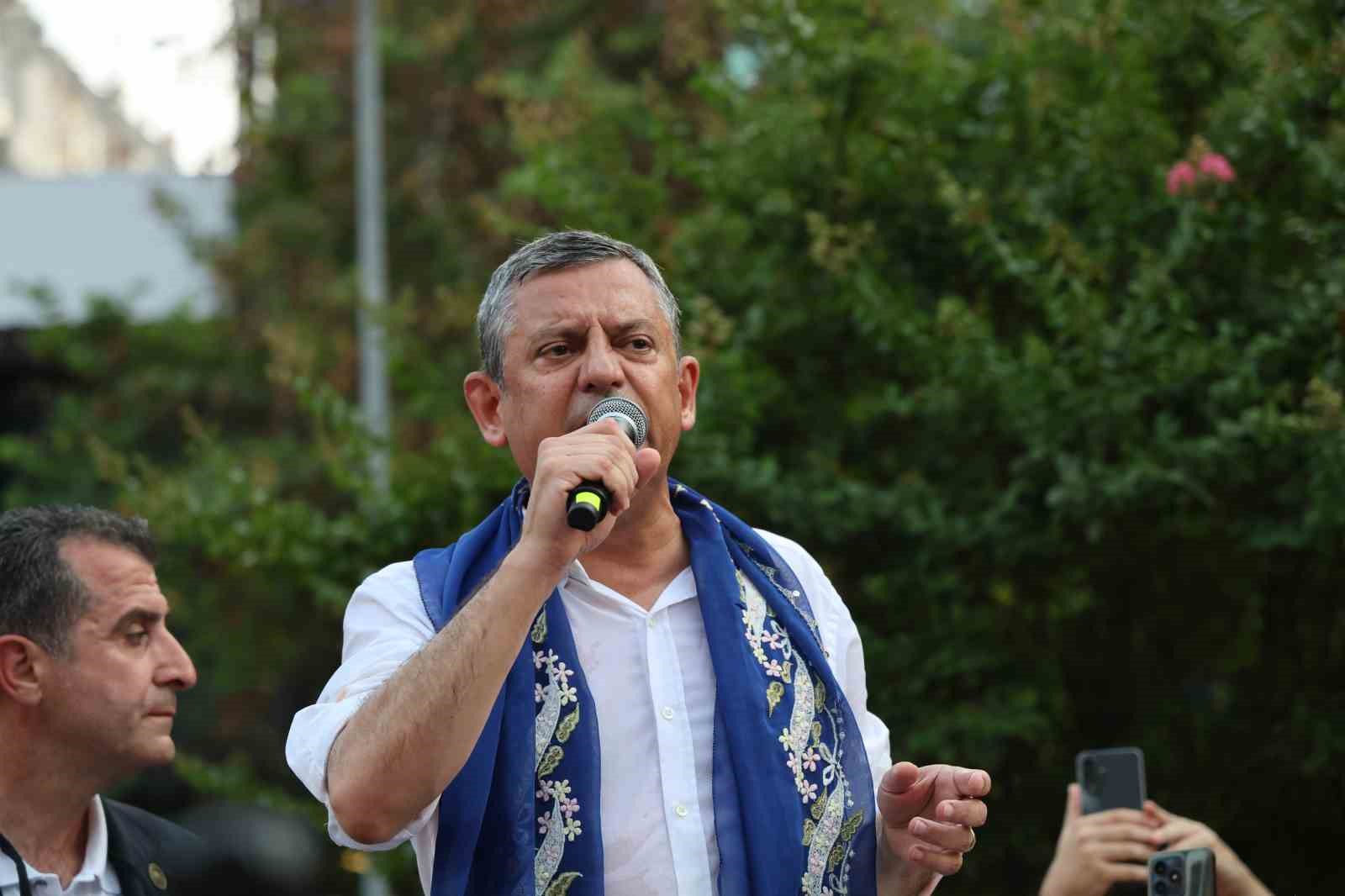 Özgür Özel’den yeni parti sinyali: "Sizi hiç üzmeden yeni bir yol açacağız" 12 ozgur ozelden yeni parti sinyali sizi hic uzmeden yeni bir yol acacagiz 8 ivQiEWLO