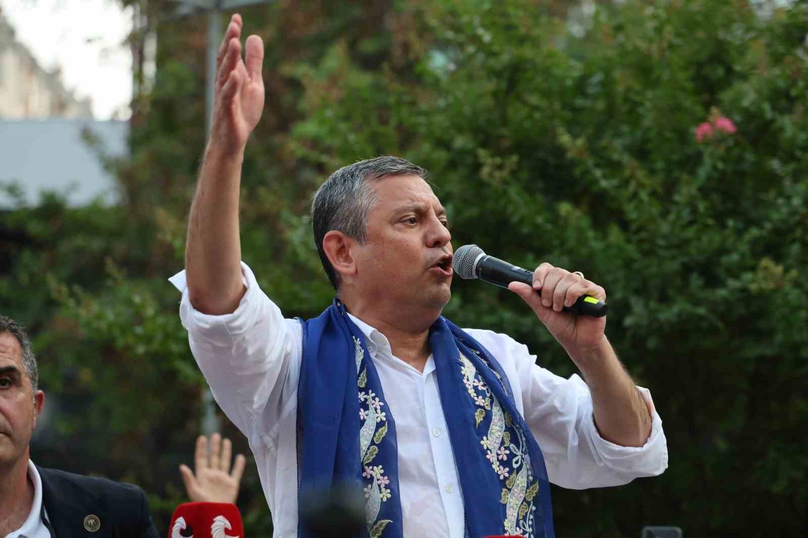 Özgür Özel’den yeni parti sinyali: "Sizi hiç üzmeden yeni bir yol açacağız" 13 ozgur ozelden yeni parti sinyali sizi hic uzmeden yeni bir yol acacagiz 9 gX8U5WuD