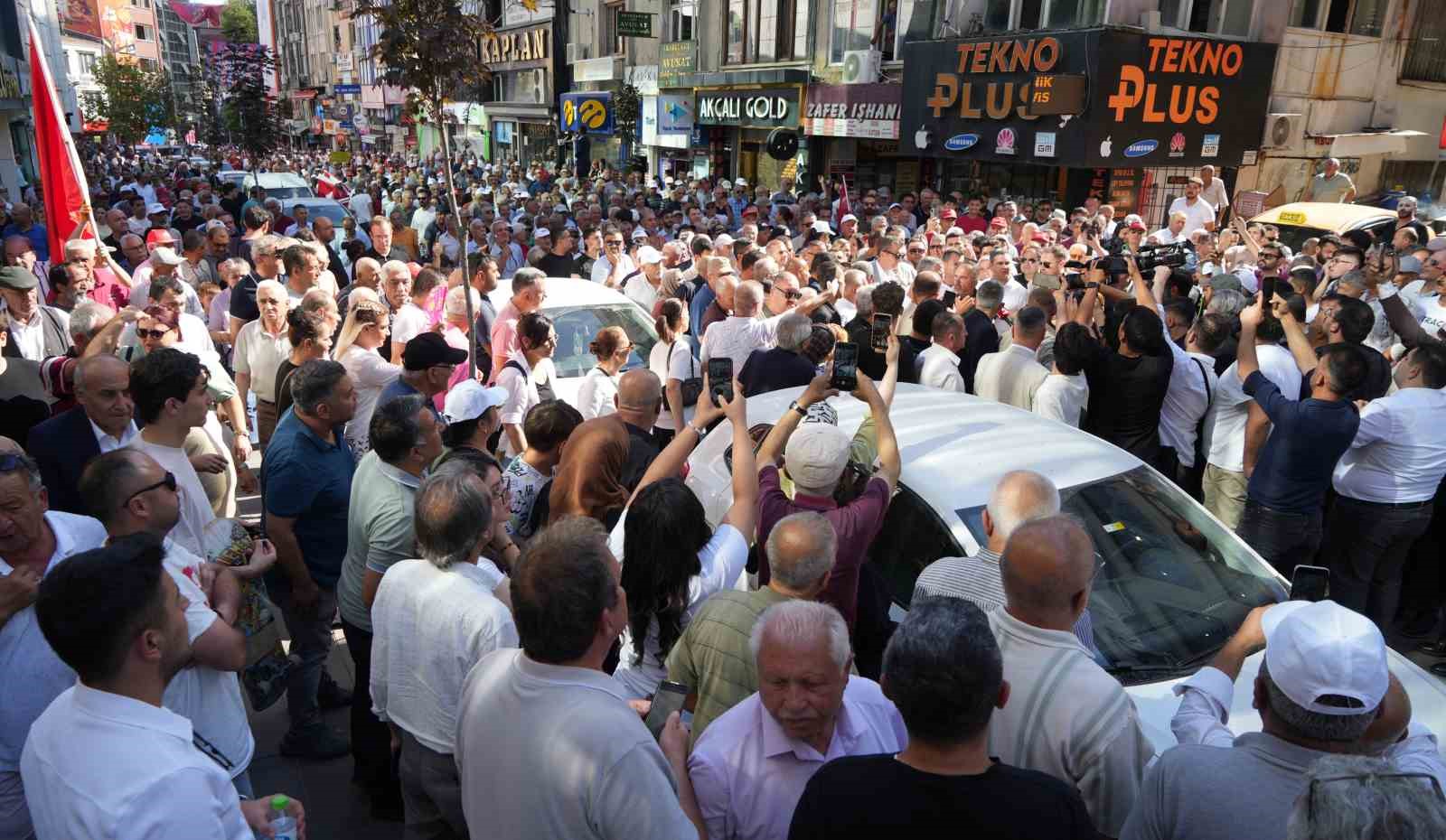 ozgur ozelden yeni parti sinyali ya partimizi geri alacagiz ya yeni bir yol acacagiz