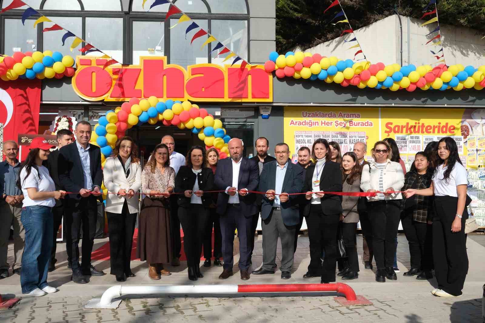 ozhan marketler zinciri yeni subesini hizmete acti 0