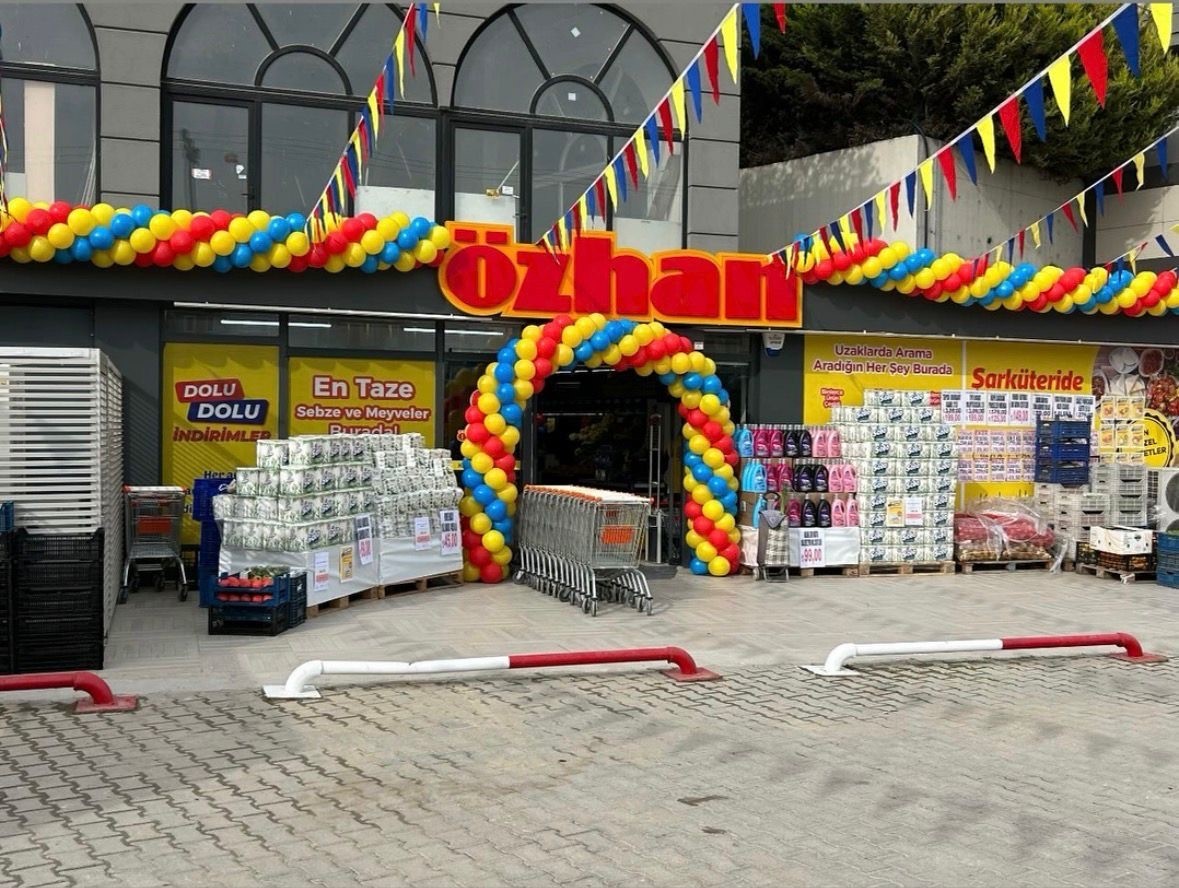 ozhan marketler zinciri yeni subesini hizmete acti 1 de9FlztY