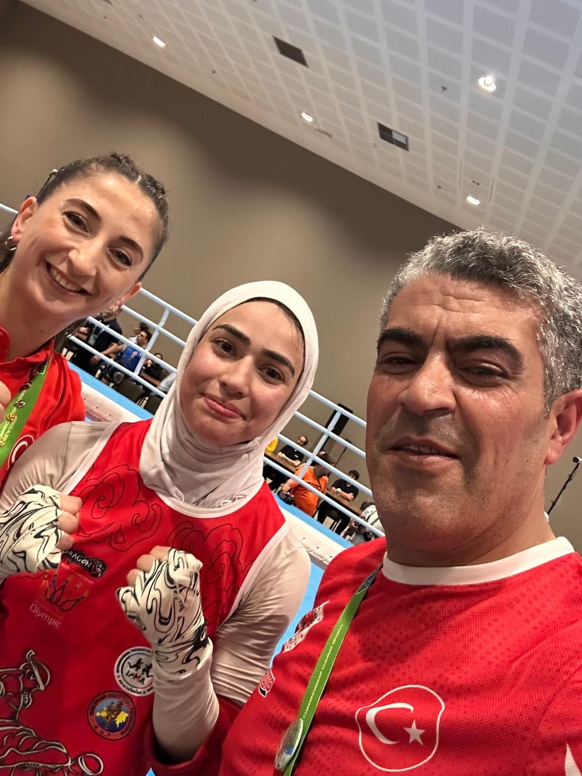 ozlem melek korkmaz dunya sampiyonu oldu 3 PDUR97OZ