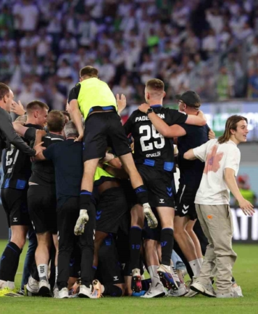 paderborn-bundesligaya-yukseldi-eCCjy1f3.jpg