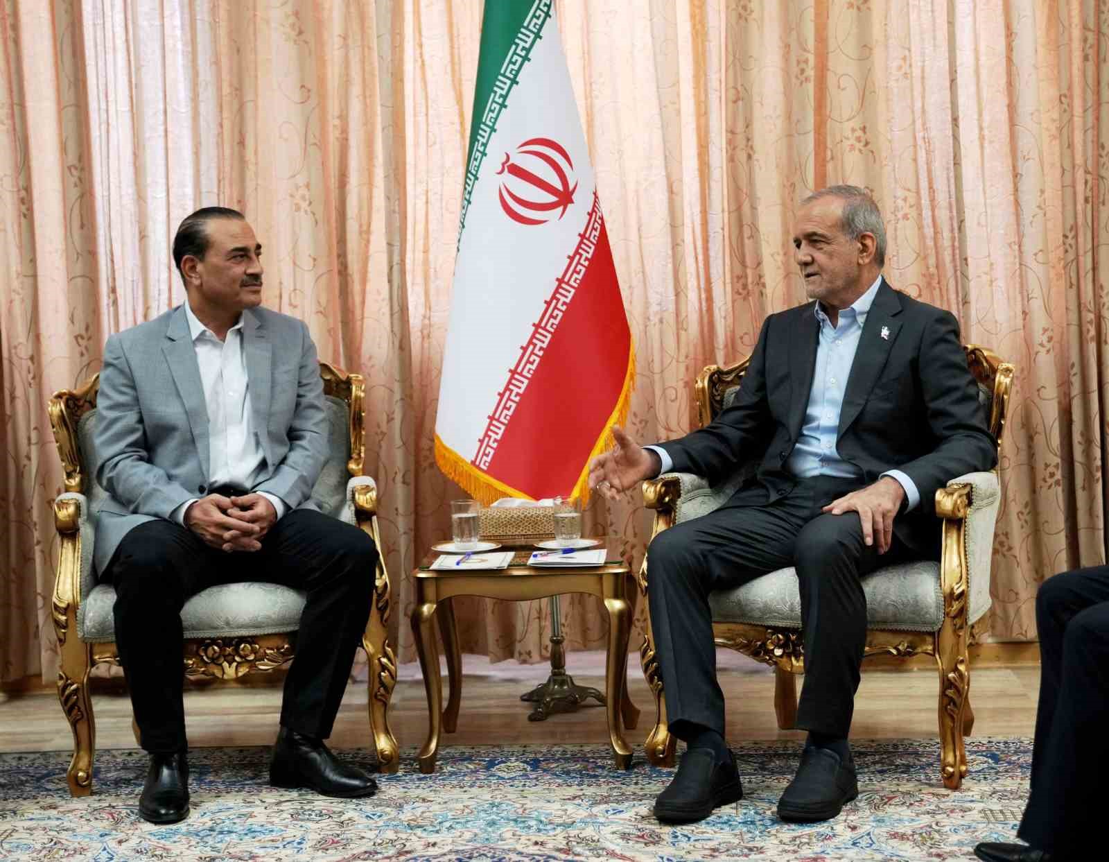 pakistan genelkurmay baskani munir iran cumhurbaskani pezeskiyan ile gorustu 0 P9CXZEmn