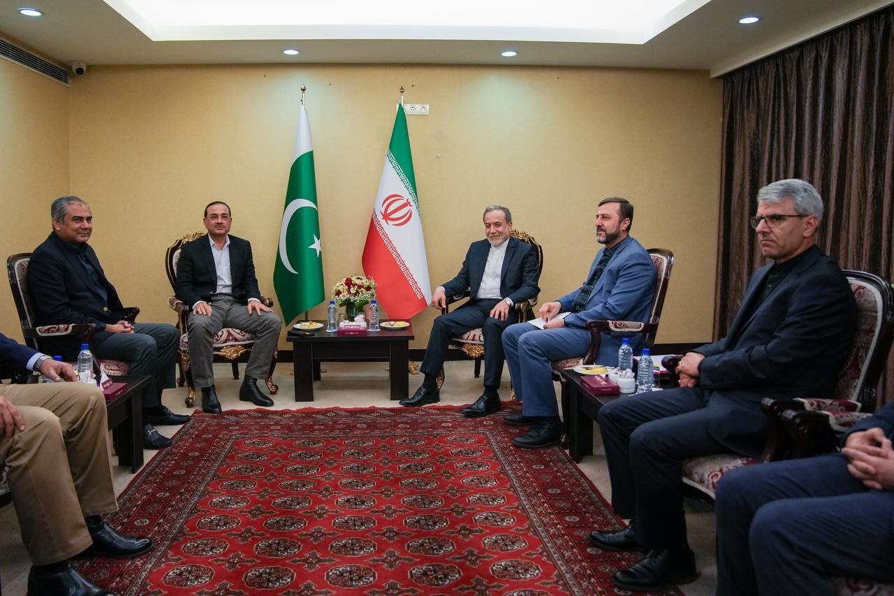pakistan genelkurmay baskani munir iran disisleri bakani arakci ile gorustu 1 5wrfTsv4