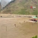 pakistanda-turistleri-tasiyan-tekne-alabora-oldu-7-olu-4QDQeeDz.jpg