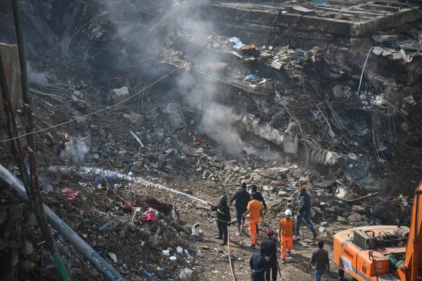 pakistandaki avm yangininda can kaybi 60a yukseldi 2 CzdjyDwu