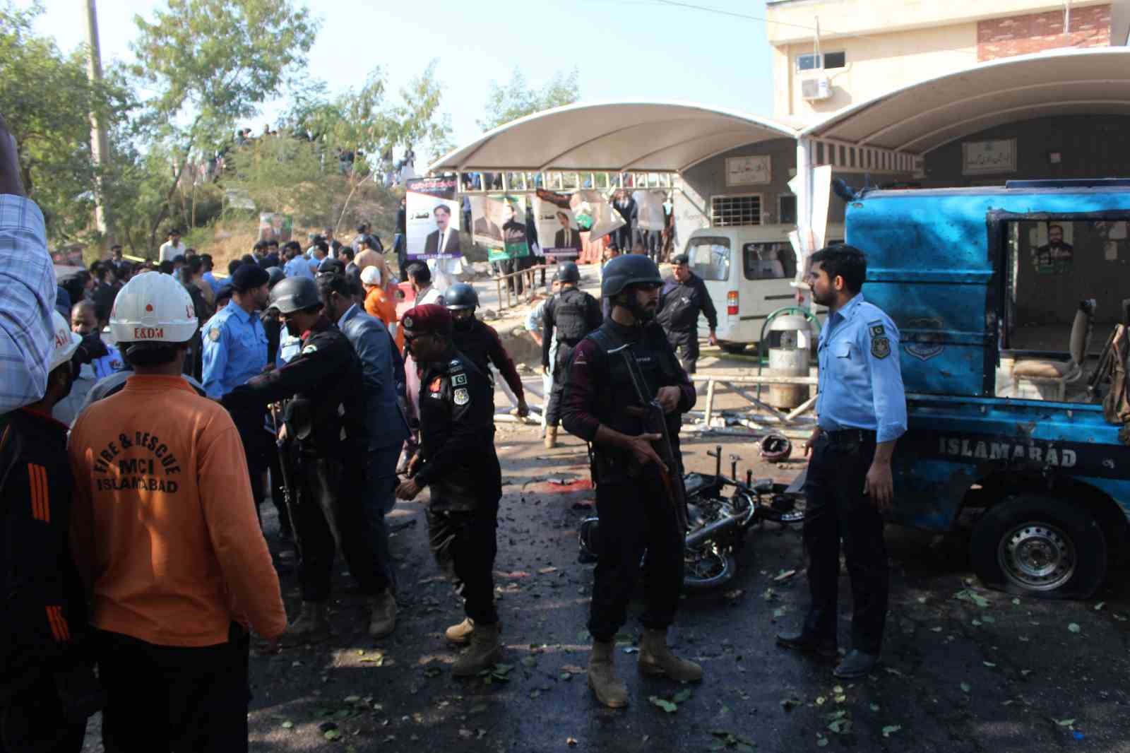 pakistandaki intihar saldirisini pakistan talibani ustlendi 0 vOdTjUvj