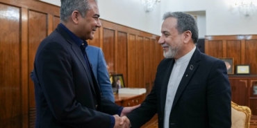 pakistanli-bakan-naqvi-pezeskiyan-tarafindan-kabul-edildi-fQkDmZFr.jpg