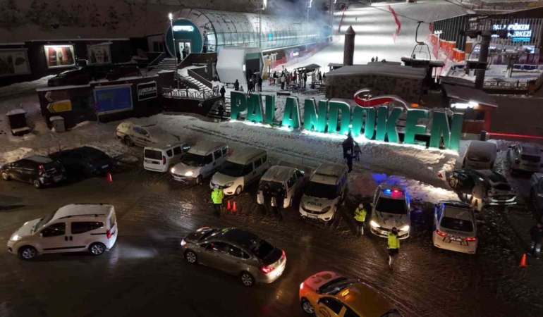 palandoken-kayak-merkezinde-jandarma-ve-polis-ekipleri-yogun-guvenlik-onlemi-aldi-FvudvasD.jpg