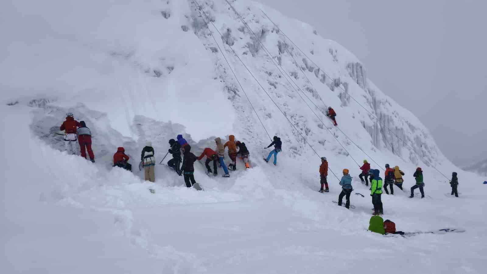 palandokende buz tirmanisi egitimi basariyla gerceklesti 3 7qpDAeN3