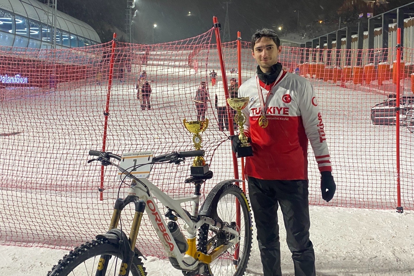 palandokenden alplere turk sporcular snowbike dunya sampiyonasinda 1 nVuzwlfl