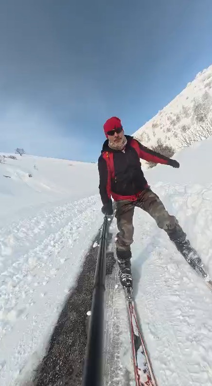 Palandöken’e gidemeyen kayak tutkunları köy yolunu piste çevirdi 7 palandokene gidemeyen kayak tutkunlari koy yolunu piste cevirdi 3 RHN2z7U6