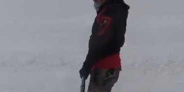 palandokene-gidemeyen-kayak-tutkunlari-koy-yolunu-piste-cevirdi-Pmi6cRtW.jpg