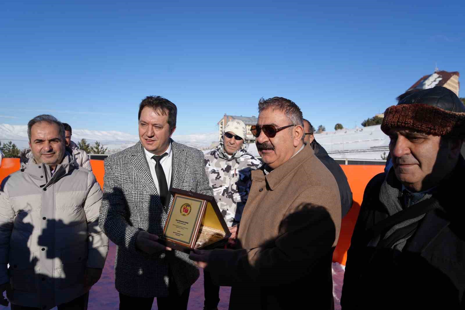 palandokeni bu kez gazeteciler senlendirdi 2