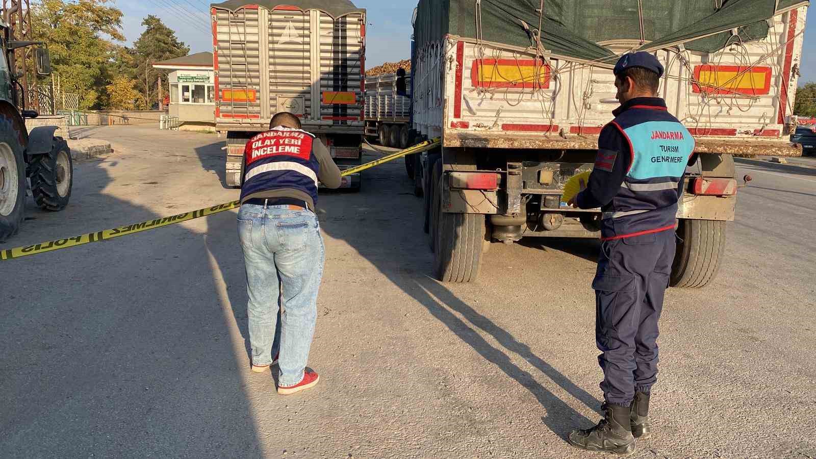 pancar sirasinda silahli ve bicakli kavga 3 yarali 0 zqjuKANB