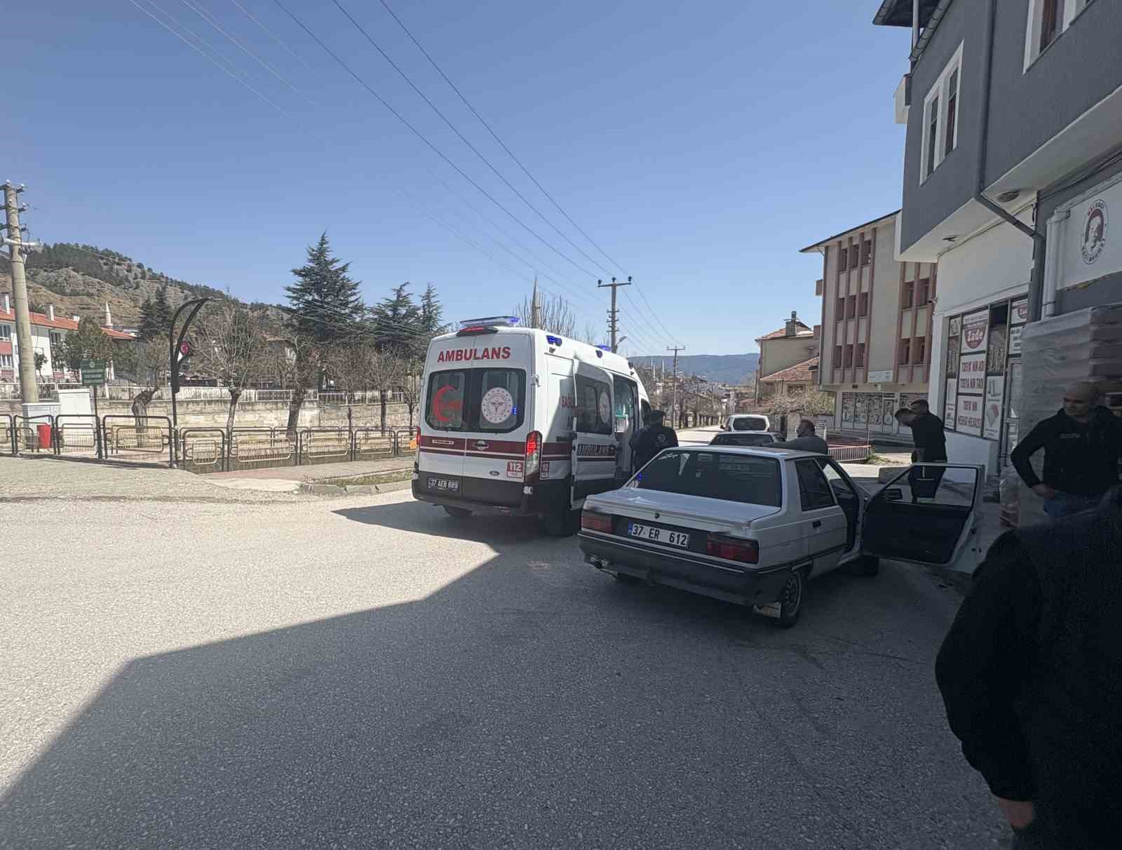 panelvan araca carpan motosiklet surucusu yaralandi 3