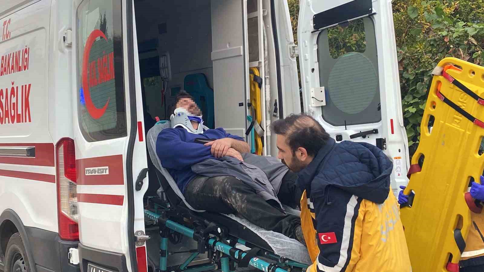 panelvan ile carpisan motosikletli yaralandi 0 FCvOrtF2