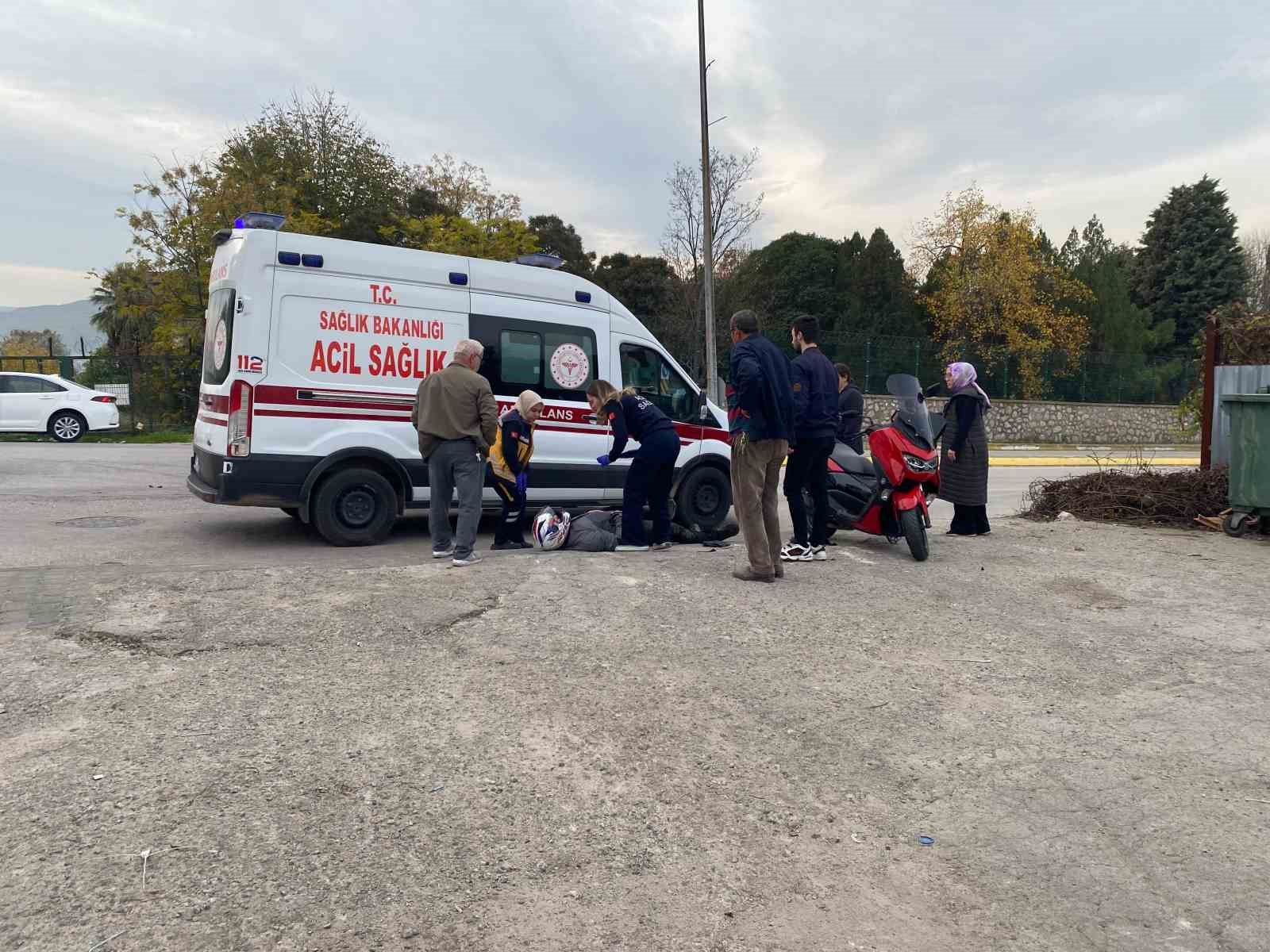 panelvan ile carpisan motosikletli yaralandi 1