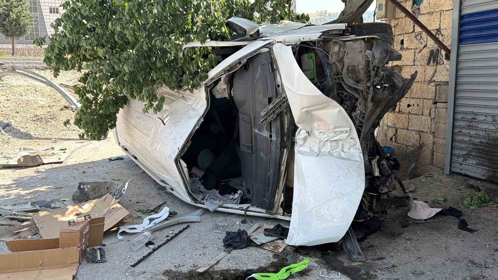 Panelvan şarampole yuvarlandı: 1’i ağır 8 yaralı 4 panelvan sarampole yuvarlandi 1i agir 8 yarali 0 acO2PLe8