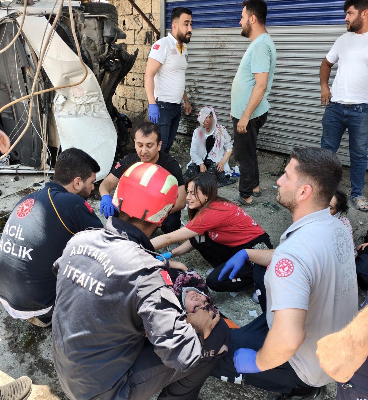 Panelvan şarampole yuvarlandı: 1’i ağır 8 yaralı 8 panelvan sarampole yuvarlandi 1i agir 8 yarali 4 U4PF8EXT