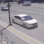 panelvanin-carptigi-elektrikli-bisiklet-surucusu-agir-yaralandi-KmEaD5vD.jpg